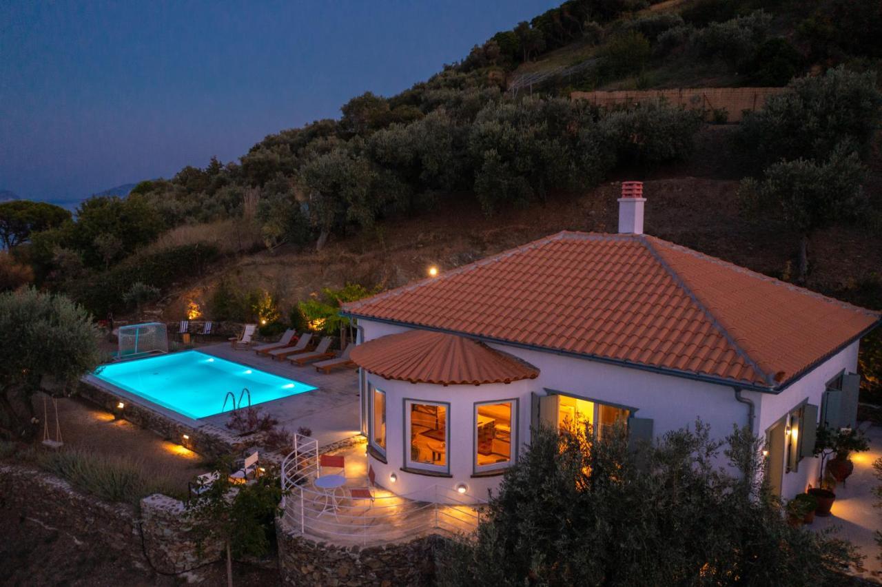 Avgi Villa Glossa Exterior photo